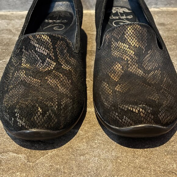 Dansko Olivia Loafers Clogs Womens 38/39 Black Bronze Snake Leather - Mismatched - Picture 5 of 13